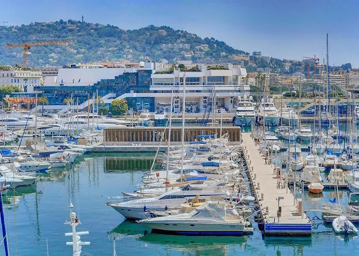 Center - Very Practical - Comfort * Cannes