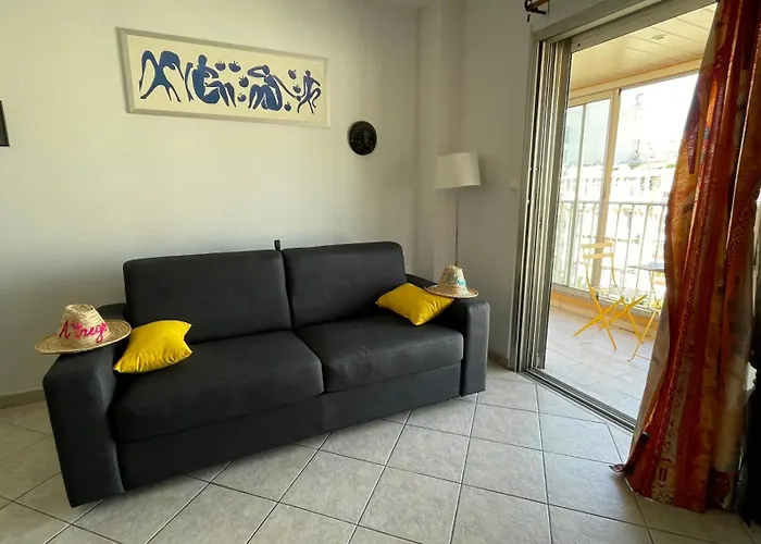 Center - Very Practical - Comfort Cannes