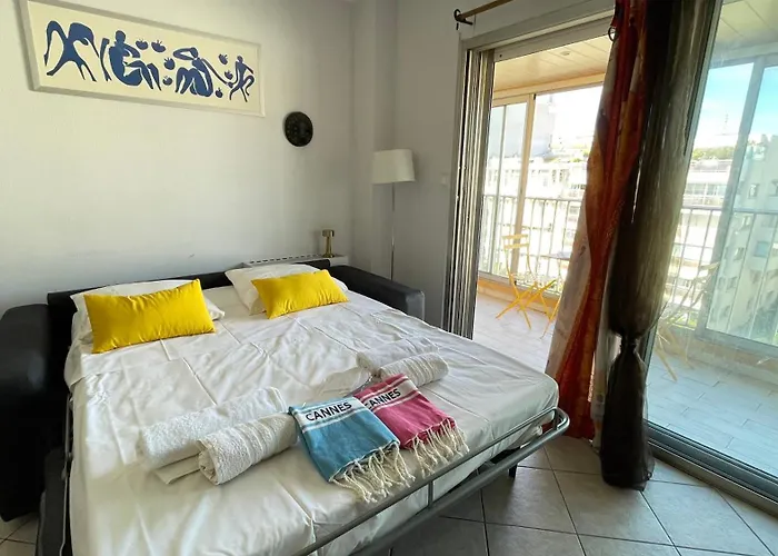 Center - Very Practical - Comfort Cannes