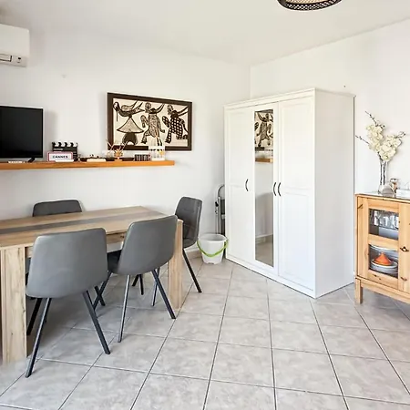 Center - Very Practical - Comfort